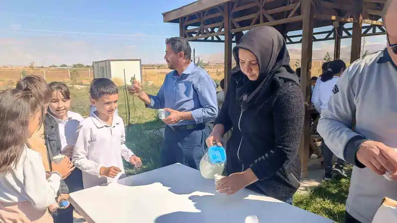Minik öğrenciler Dünya Yumurta Günü’nde sağlıklı beslenmeyi öğrendi
