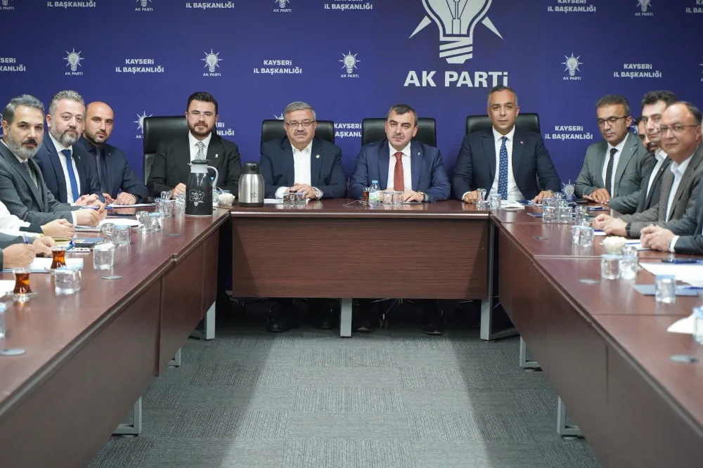 AK Parti Kayseri Teşkilatı’nda istişare ve dayanışma ruhu