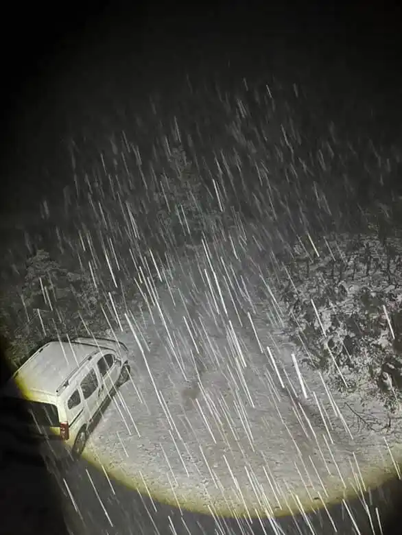 Bolu’nun yüksek kesimlerine kar yağdı
