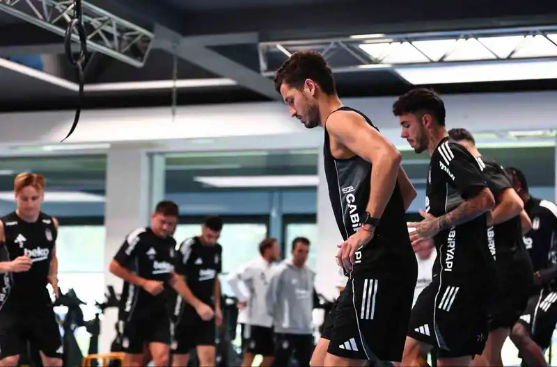 Beşiktaş, salonda çalıştı
