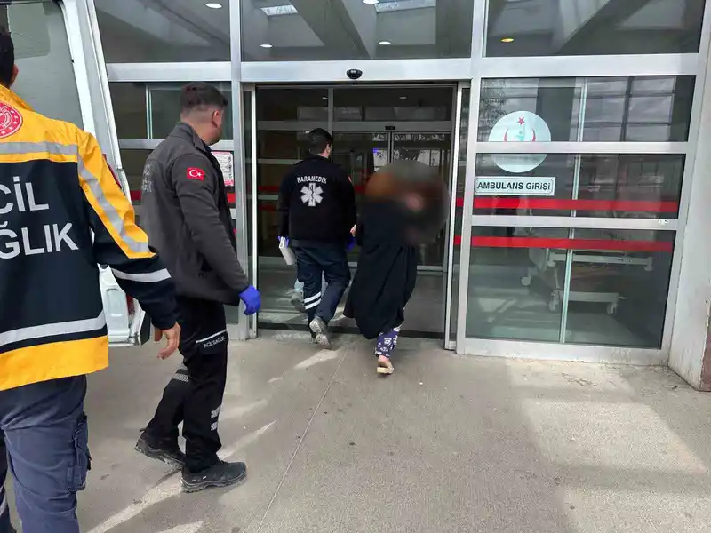 Üzerine sıcak su dökülen bebek yaralandı
