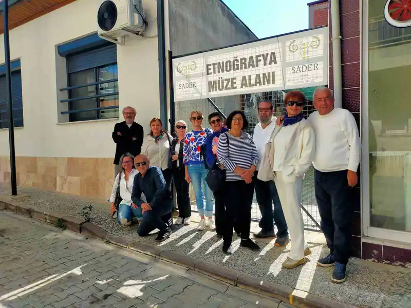 Manisa Lisesi mezunlarından SADER Müzesine yoğun ilgi
