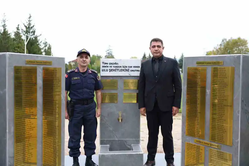 Jandarmadan şehitler çeşmesi
