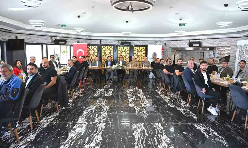 Vali Karakaya basınla bir araya geldi
