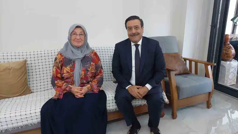 Burhaniye Kaymakamı Atilla, şehit ailesini ziyaret etti
