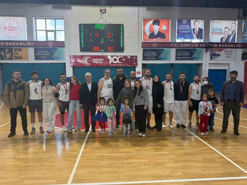 Basketbolda üniversitesi şampiyon oldu
