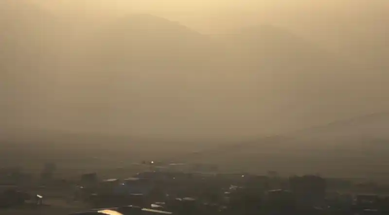 Hakkari’de toz bulutu etkili oldu
