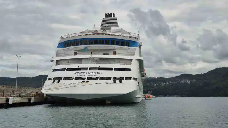 Rus turistleri taşıyan dev gemiye yoğun bakım
