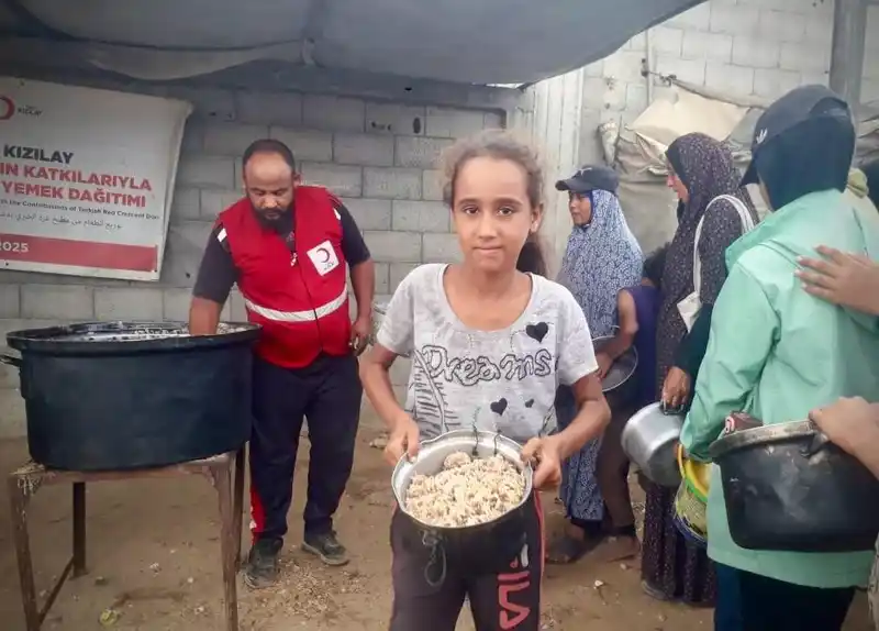 Türk Kızılay, Gazze’de sağlanan ateşkes sonrası yardımlarını artırdı
