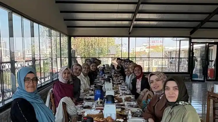 Din görevlileri sağlıkçı öğrencilerle bir araya geldi
