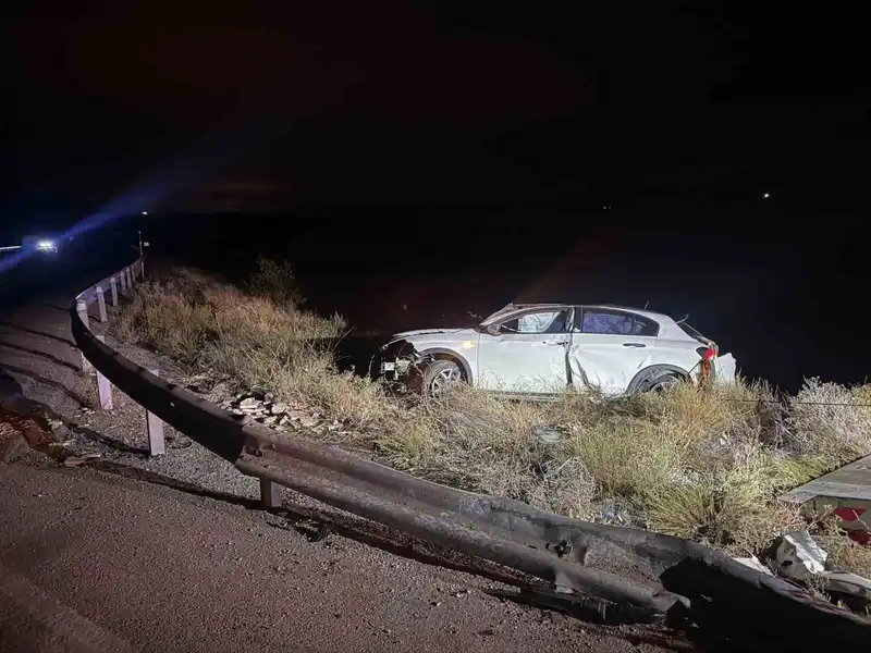 Takla atan otomobilde 4 kişi yaralandı
