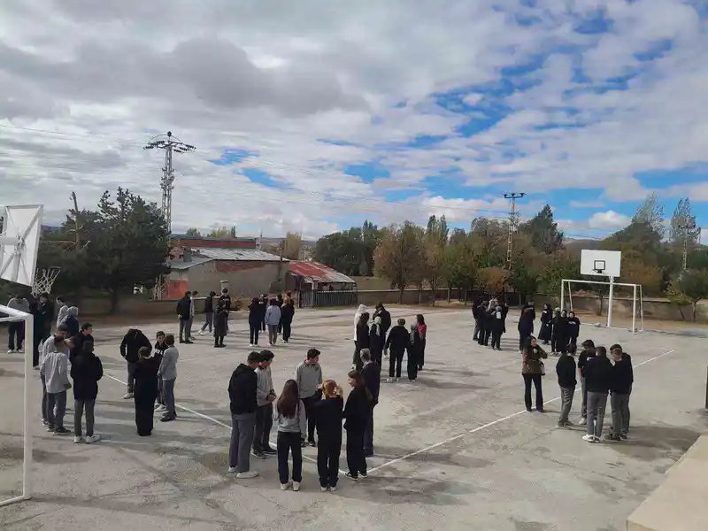 Aydıntepe’deki tüm okullarda tahliye tatbikatı yapıldı
