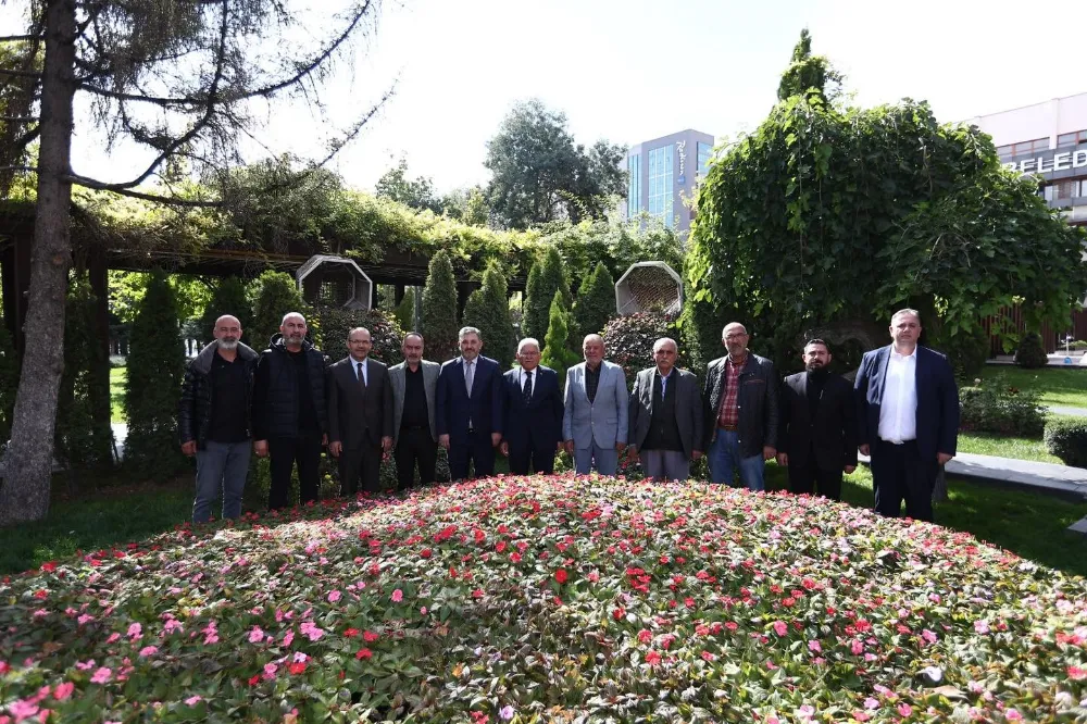 Büyükkılıç, hal esnafını makamında ağırladı