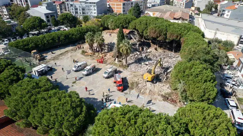 Manisa’da 6.6 büyüklüğündeki deprem tatbikatı gerçeği aratmadı
