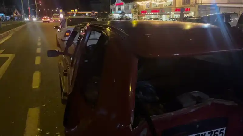 Tavşanlı’da 4 aracın karıştığı zincirleme kaza kamerada
