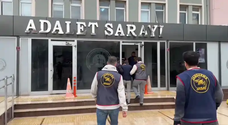 Balıkesir’de 18 yıllık cinayeti JASAT aydınlattı: Oğlunun kan örneğiyle kimliği belirlendi

