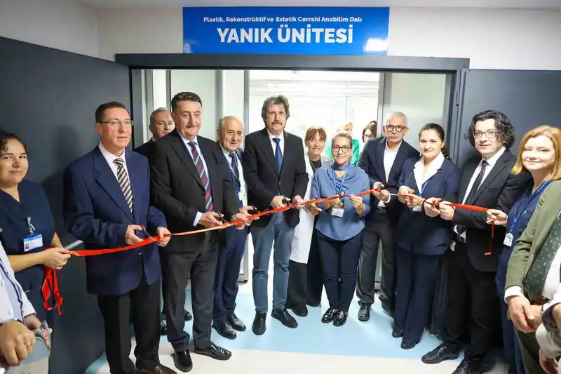 BUÜ Hastanesi’nin yenilenen Yanık Ünitesi hizmete açıldı
