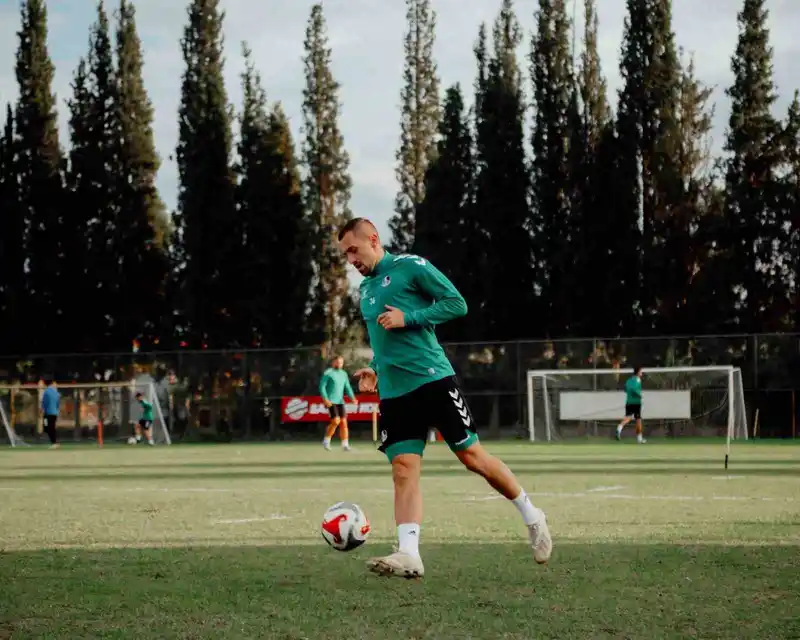 Sakaryaspor, Adana Demirspor mesaisinde
