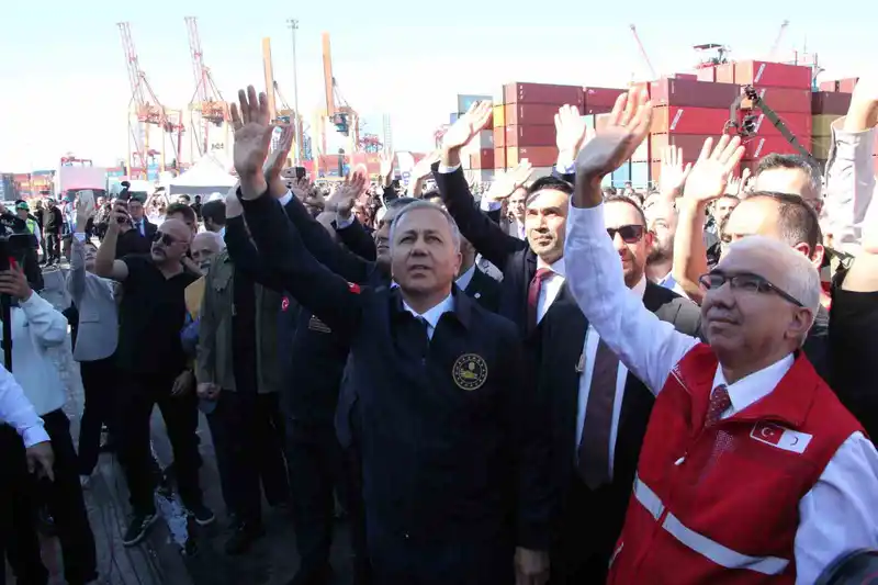 17. İyilik Gemisi, Bakan Yerlikaya’nın katıldığı törenle Gazze’ye uğurlandı
