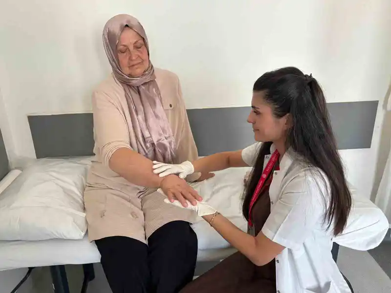 Meme kanseri sonrası sessiz tehlike: Lenfödem
