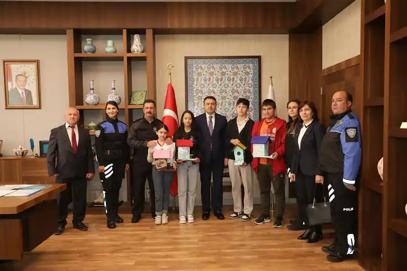 Vali Musa Işın, özel eğitim öğrencilerini kabul etti
