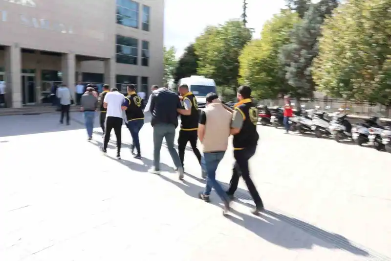 Kilis’te iş yerinin kurşunlanmasıyla ilgili 5 kişi yakalandı
