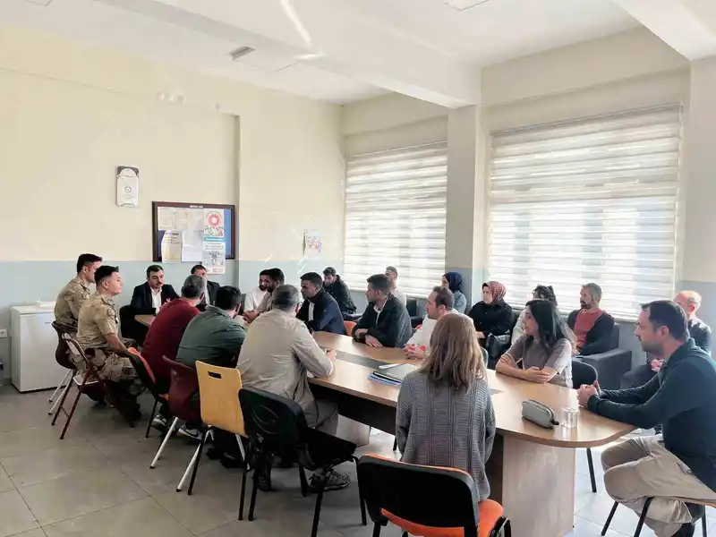 Kaymakam Atış, öğretmenlerle bir araya geldi
