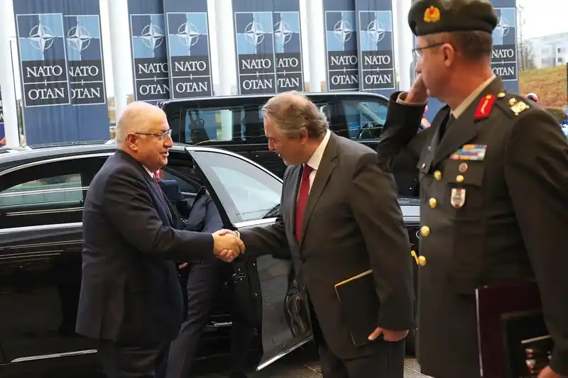 Milli Savunma Bakanı Güler NATO Karargahı’nda
