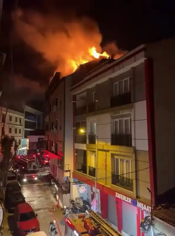 Küçükçekmece’de yangın paniği
