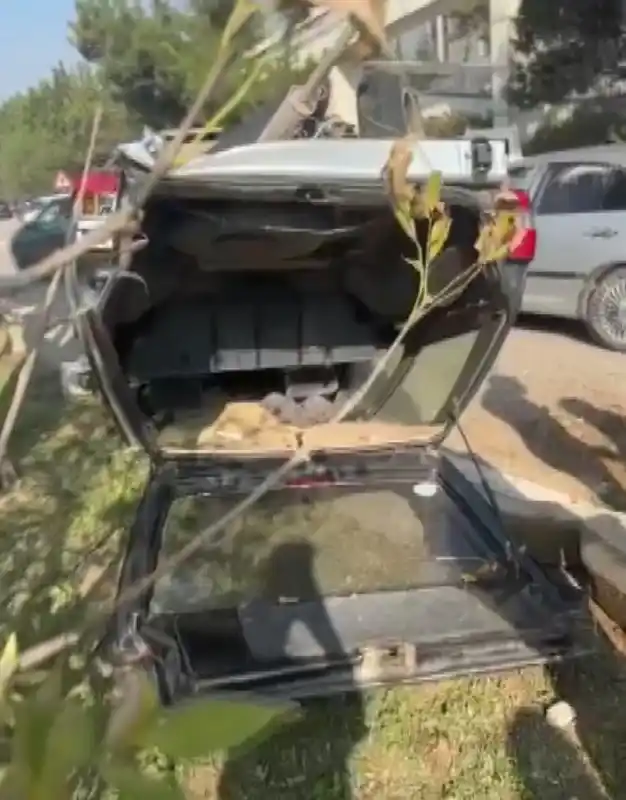 Takla atan otomobil ters durdu
