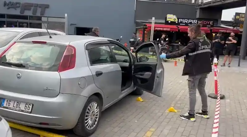 Kafenin sorumlu müdürüne kurşun yağdırdılar
