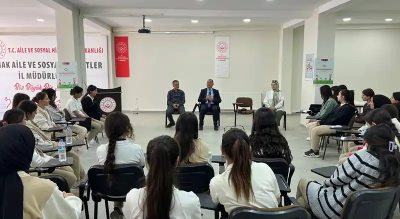 Şırnak’ta geleceğin meslek elemanları sosyal hizmetleri yerinde tanıdı
