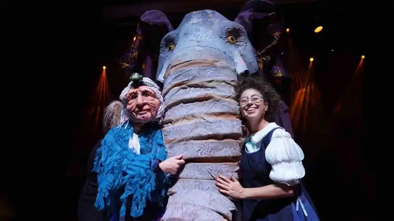 Kocaeli Şehir Tiyatrosu, ekim ayında sanatseverlerle buluşuyor
