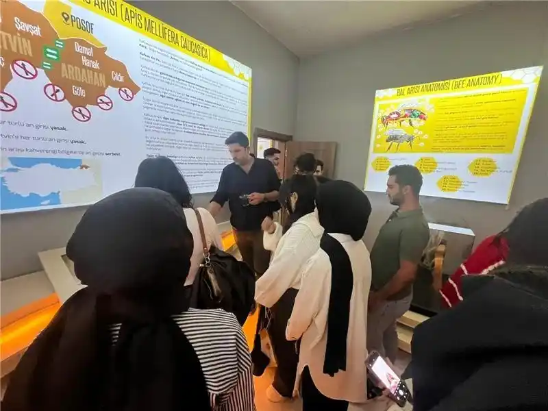 Öğrencilerden kapsamlı arıcılık gezisi
