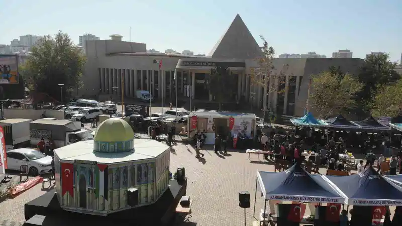 Kahramanmaraş’ta Gazze yararına hayır çarşısı
