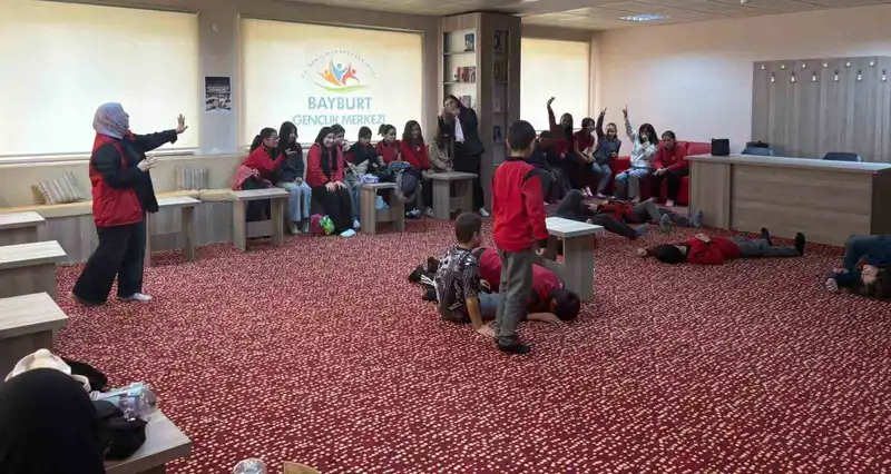 Bayburt’ta öğrenciler ’Okullar Merkezimde’ projesiyle keyifli bir gün geçirdi
