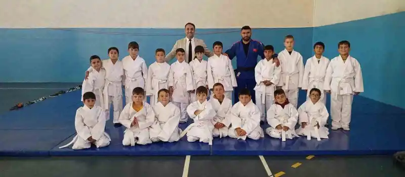 Hınıs’ta judo atağı

