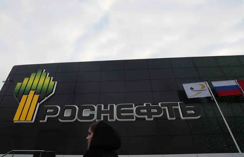 İngiltere’den Rus petrol şirketleri ve ortaklarına yaptırım
