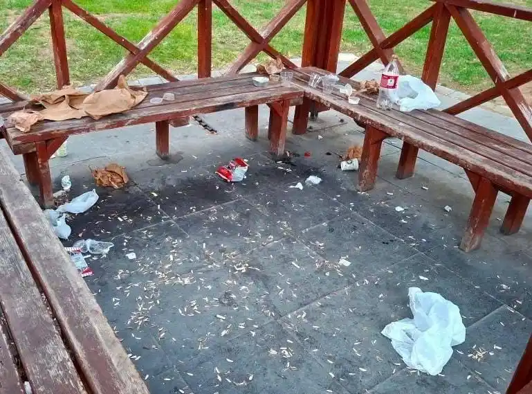 Sahil keyfi çöplüğe döndü: Vatandaş cezai işlem istiyor
