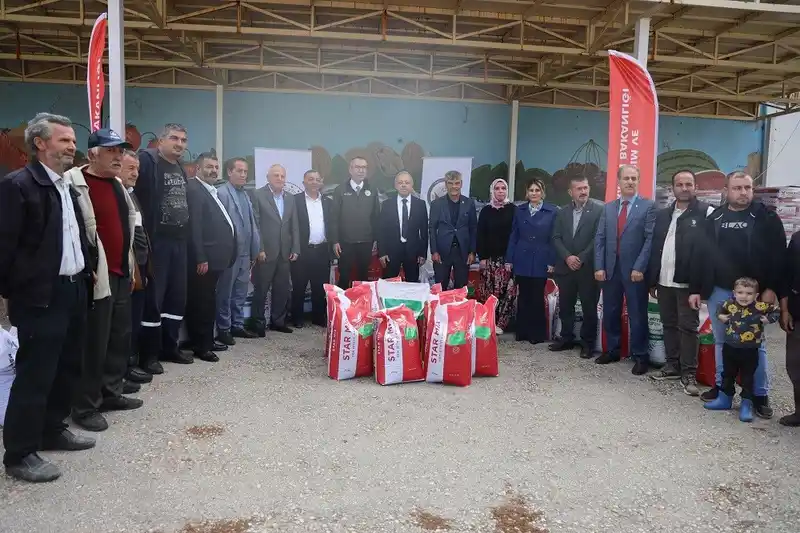Bilecik’te çiftçilere 64 ton yem bitkisi tohumu dağıtıldı
