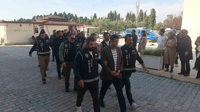 Yalova İl Göç İdaresi’ne yönelik operasyonda 9 zanlı adliyeye sevk edildi
