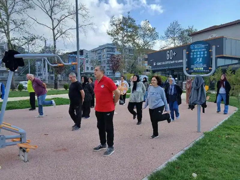 Bir yandan öğrenirken, diğer yandan da tecrübeleriyle öğretiyorlar
