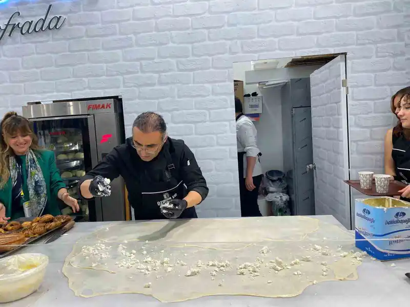 En tatlı fuar Ankaralıları ağırlamaya devam ediyor
