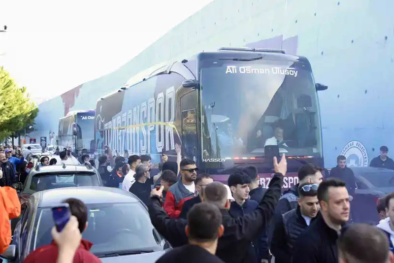 Trabzonspor taraftarı takımını Rize deplasmanına uğurladı
