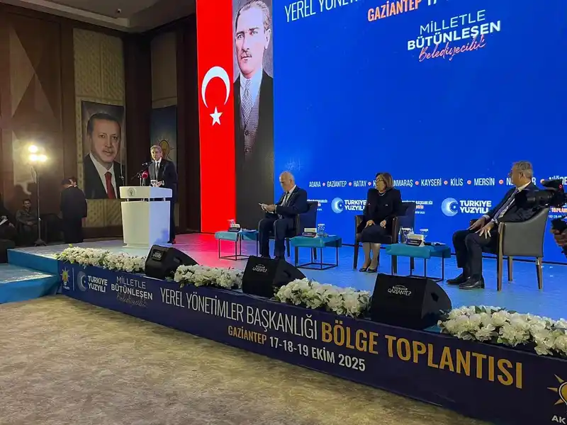 Büyükkılıç, AK Parti’nin Gaziantep’teki Yerel Yönetimler Değerlendirme Toplantısına katıldı

