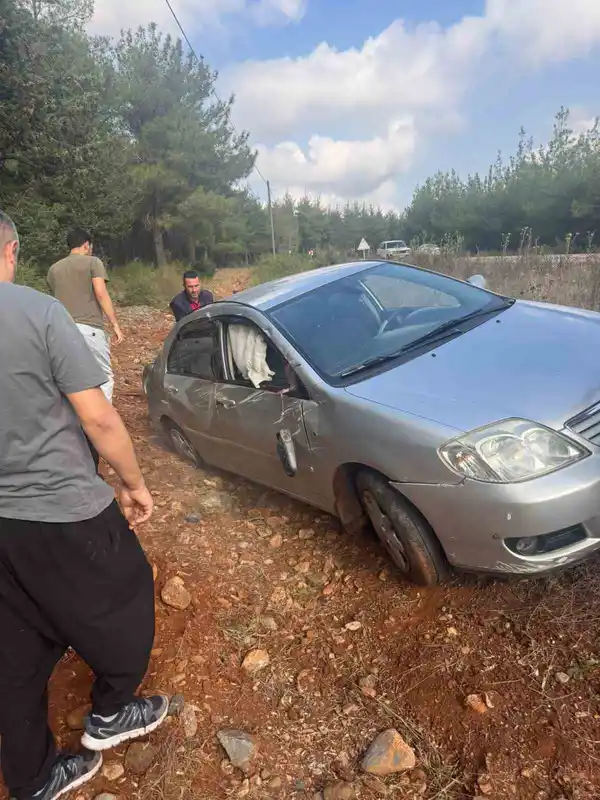 Osmaniye’de kontrolden çıkan araç şarampole yuvarlandı: 1 yaralı
