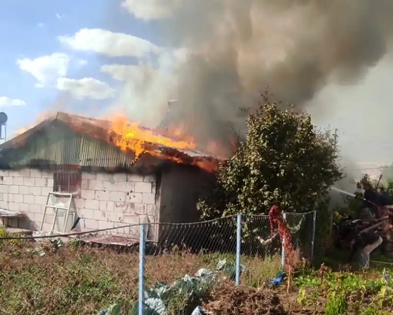 Malatya’da korkutan ev yangını
