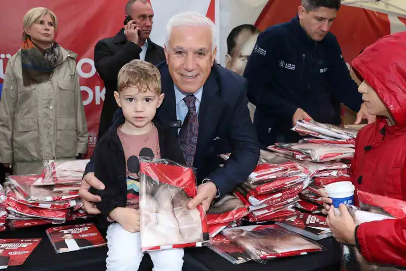 Bursa cumhuriyetine sahip çıkıyor
