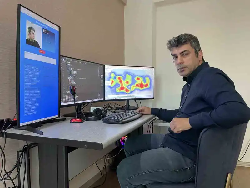 Yapay zeka destekli sanal doktor, sesi dinliyor, yüzü okuyor ve hastalığı buluyor
