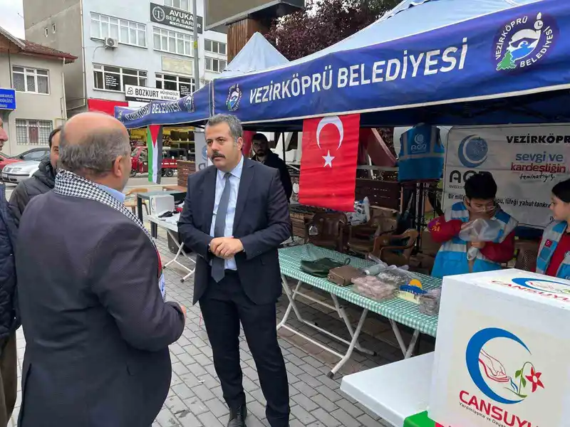 Gazze yararına hayır çarşısı
